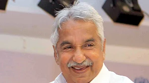 کیرالہ کے سابق وزیر اعلیٰ اومن چانڈی نے سب سے طویل مدت تک رکن اسمبلی رہنے کا ریکارڈ قائم کیا