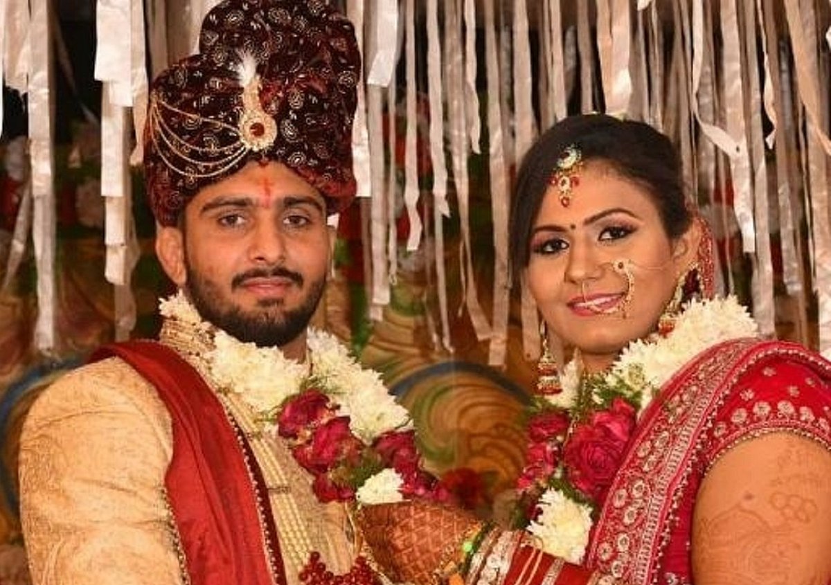ریسلر پوجا سہاگ و اس کے شوہر اجے نندل