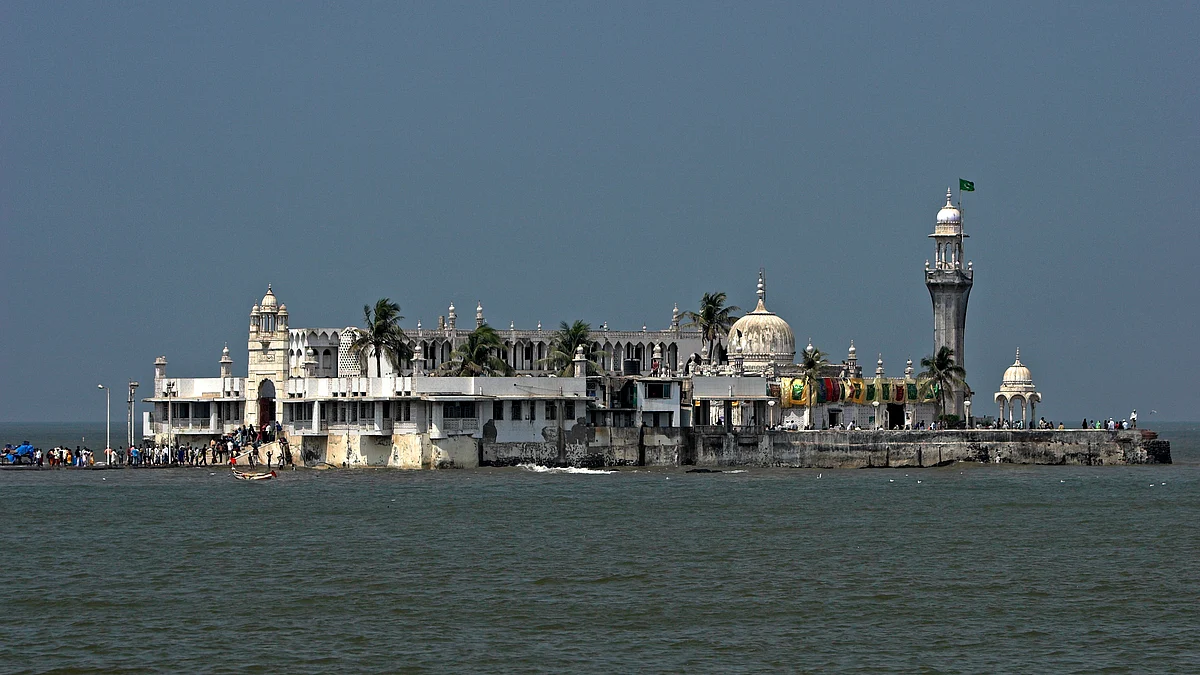 ممبئی میں حاجی علی کی درگاہ / Getty Images