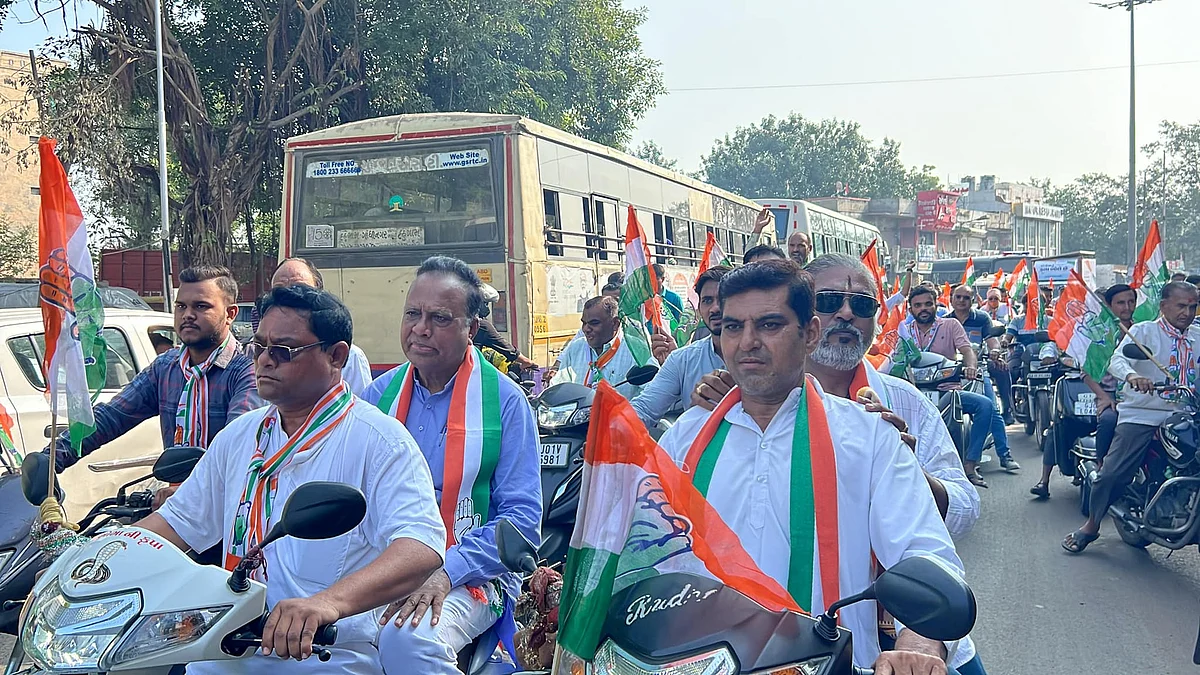 مہنگائی کے خلاف گجرات میں کانگریس کا احتجاج / ٹوئٹر / @INCGujarat