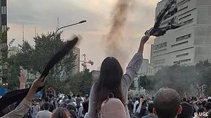 ایران: مظاہرین کے خلاف کریک ڈاؤن میں کم از کم 50 افراد ہلاک