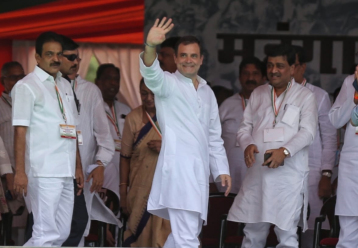 ہلہ بول ریلی میں پہنچے راہل گاندھی