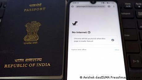 انٹرنیٹ شٹ ڈاؤن: عالمی سطح پر بھارت کا ریکارڈ خراب ترین