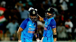 ہندوستان نے آسٹریلیا کو چھ وکٹوں سے شکست دے کر سیریز 2-1 سے جیت لی