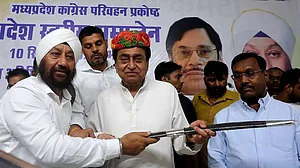کمل ناتھ نے بی جے پی لیڈر اوما بھارتی کو ’بھارت جوڑو یاترا‘ میں شرکت کی دی دعوت