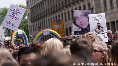 ایران، ایل جی بی ٹی حقوق کی دو خواتین کارکنان کو سزائے موت