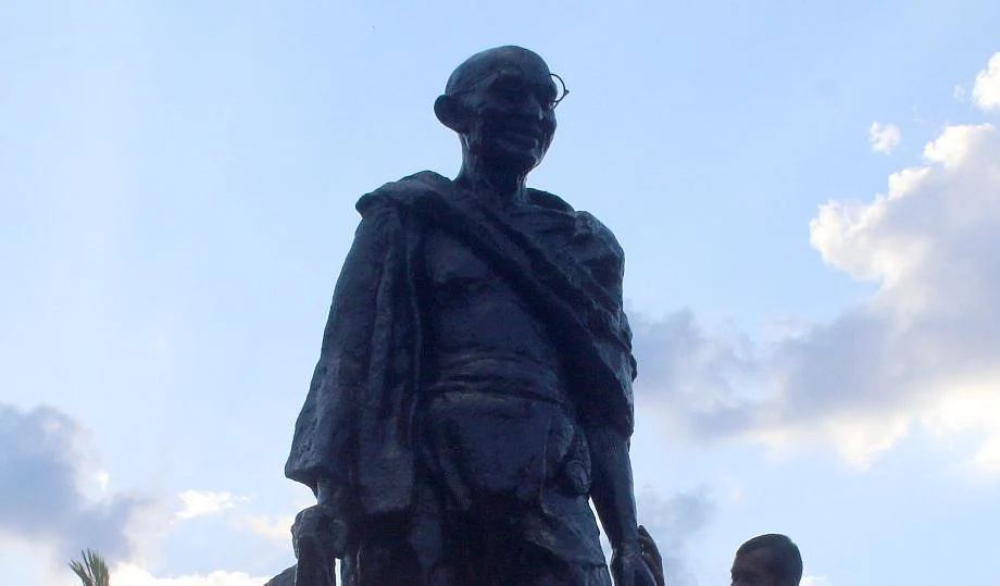 گاندھیائی تحریکوں کے ستون، خود شناسی اور نظم و ضبط 