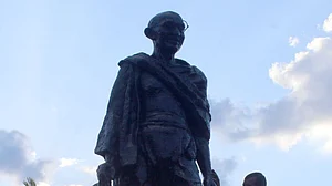 گاندھیائی تحریکوں کے ستون، خود شناسی اور نظم و ضبط