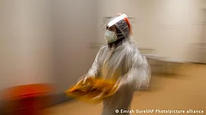 ترک ڈاکٹر اپنا ملک کیوں چھوڑ رہے ہیں؟