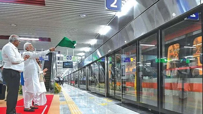 وزیر اعظم مسلسل کر رہے 'انتخابی ریوڑیوں' کی برسات، پھر بی جے پی کا گلا کیوں خشک ہو رہا ہے؟