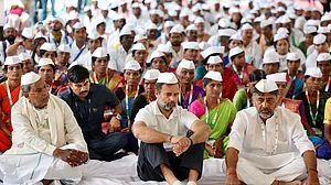 مہاتما گاندھی کو قتل کرنے والے نظریہ کے خلاف جنگ جاری ہے: راہل گاندھی