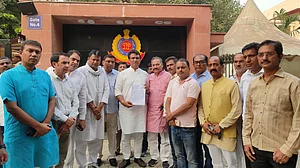 کیجریوال حکومت ’جھاگ‘ چھپانے کے لیے یمنا ندی میں زہریلے کیمیکل کا کر رہی چھڑکاؤ، کانگریس نے پولیس میں شکایت درج کرائی