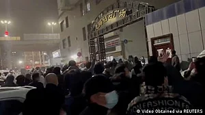 چینی صوبے سنکیانگ میں لاک ڈاؤن کے خلاف غیر معمولی مظاہرے