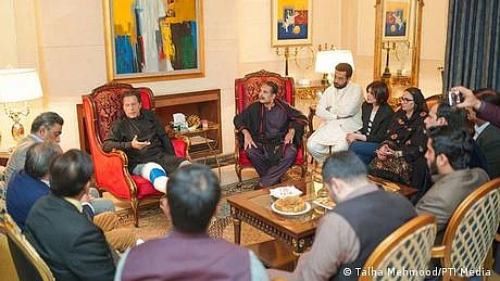 ’فائنل راؤنڈ‘ سے پہلے زمان پارک میں کیا ہو رہا ہے؟