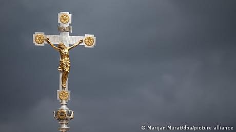 رواں برس لاکھوں جرمن شہریوں نے چرچ سے منہ موڑ لیا