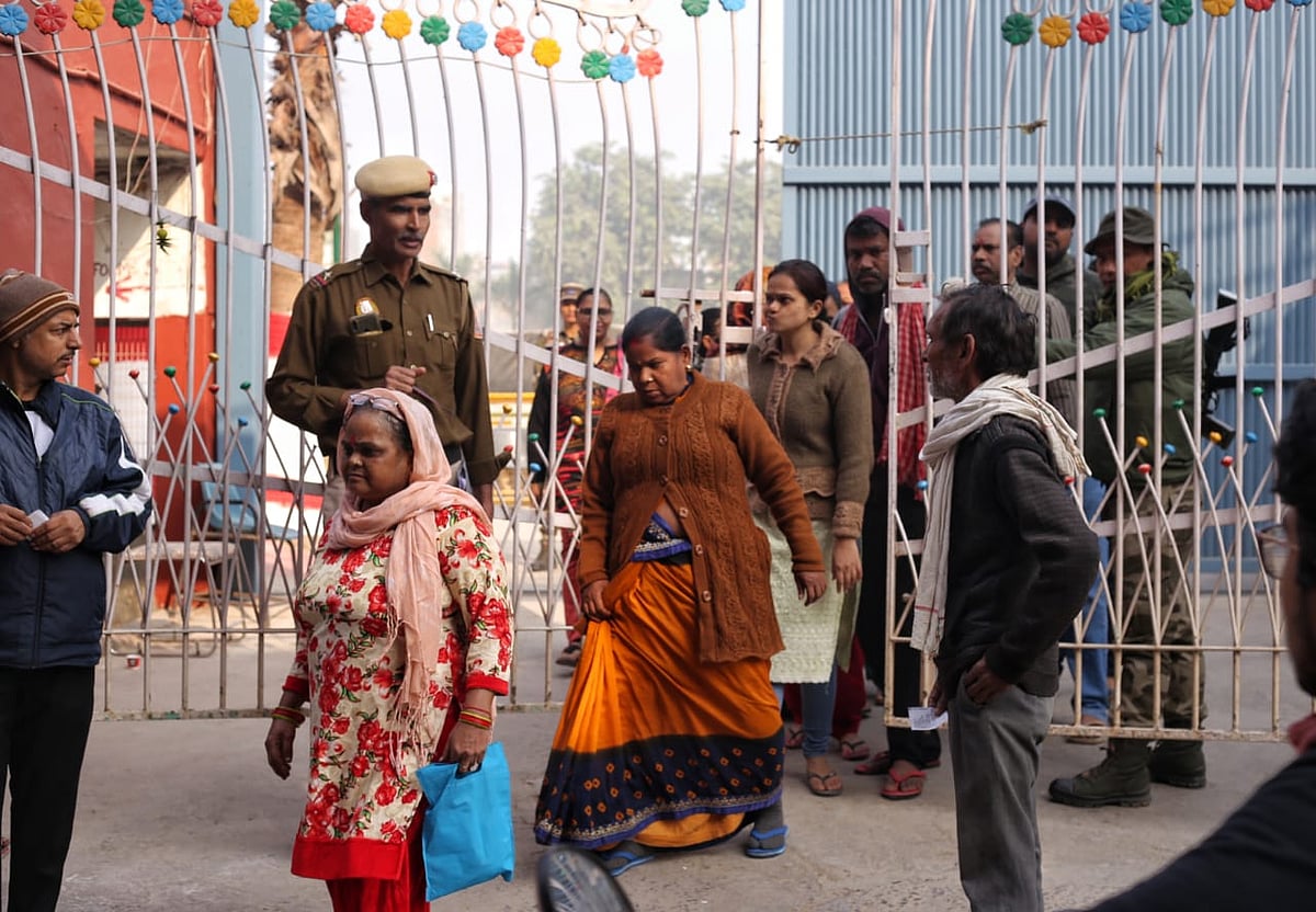 دہلی ’ایم سی ڈی‘ انتخابات: شام 5.30 بجے تک 50 فیصد ووٹنگ، ووٹر لسٹ سے نام ہٹانے کے الزامات پر کمیشن نے دی وضاحت