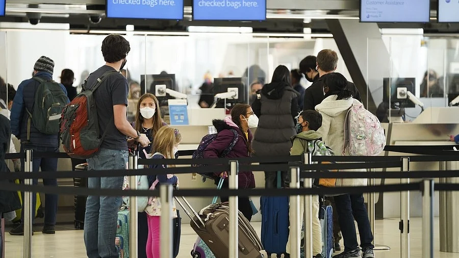 <div class="paragraphs"><p>امریکہ نے چین سے آنے والے مسافروں کا کورونا ٹیسٹ لازمی قرار دیا</p></div>