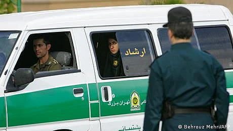 ایران کی ’’اخلاقی پولیس‘‘ کا پس منظر