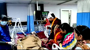 ماں کی آخری خواہش پوری کرنے کے لیے بیٹی نے اسپتال میں ہی کر لی شادی، پھر ایک حادثے سے پسرا ماتم