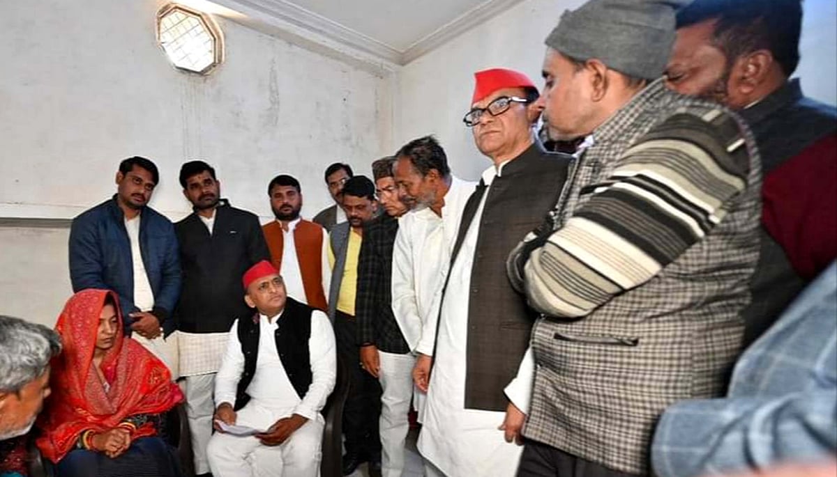 رکن اسمبلی عرفان سولنکی سے ملنے کانپور جیل پہنچے اکھلیش یادو، کارروائی کو بدنیتی پر مبنی قرار دیا