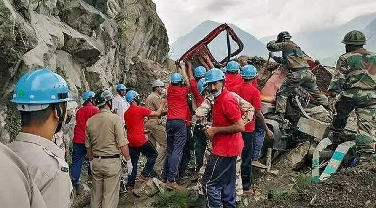 ہماچل پردیش بھی جوشی مٹھ کی راہ پر، صلاحیت سے زیادہ تعمیر کے سبب چٹانوں میں پڑ رہے شگاف