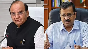 وزیر اعلیٰ اروند کیجریوال کے ’کون ہیں ایل جی؟‘ والے بیان پر ایل جی کا رد عمل ’جواب آئین میں دیکھیں‘