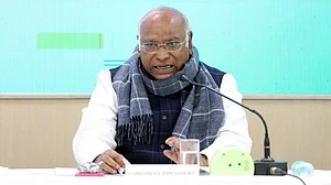 انسان کو بھگوان بنانے کا رجحان تاناشاہی کی طرف لے جاتا ہے: کھڑگے