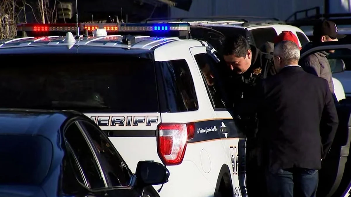 <div class="paragraphs"><p>امریکہ میں فائرنگ</p></div>