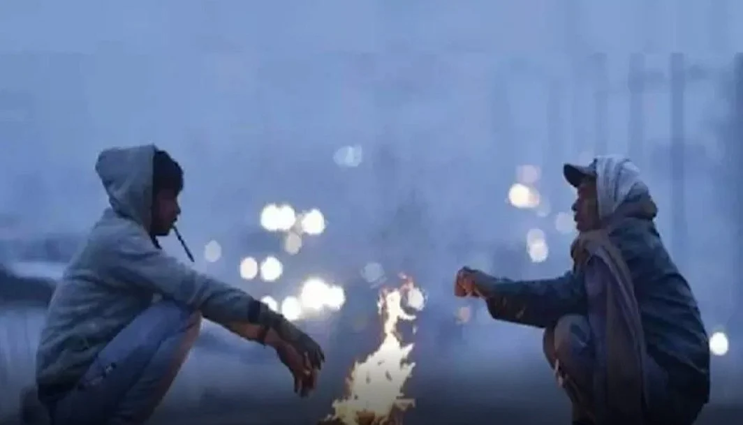 پہاڑی علاقوں میں برف باری، شمالی ہندوستان میں تیز ہوائیں چلیں گی