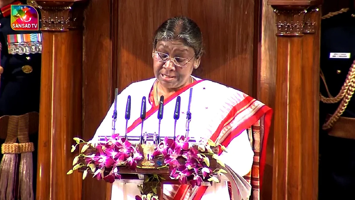 <div class="paragraphs"><p>صدر جمہوریہ دروپدی مرمو، تصویر بشکریہ&nbsp;<a href="https://twitter.com/sansad_tv">@sansad_tv</a></p></div>