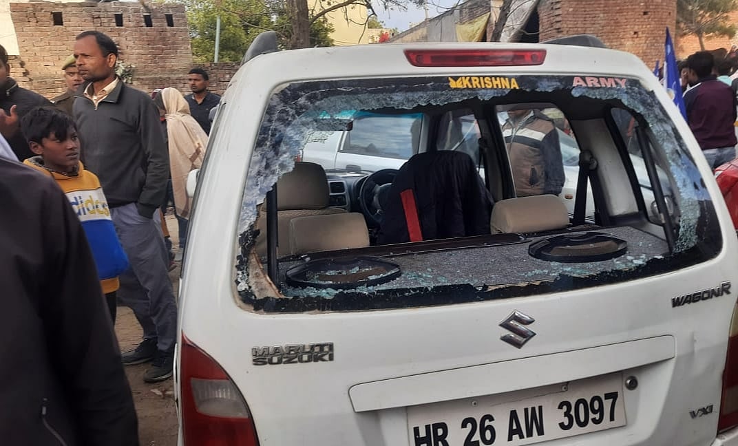 مظفر نگر: چندر شیکھر آزاد کے قافلہ کی گاڑیوں میں توڑ پھوڑ، نذر آتش کرنے کی کوشش، کشیدگی کے بعد بھاری فورس تعینات