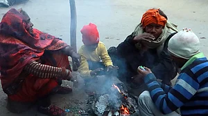 دہلی میں ٹھنڈ، سیزن کا سب سے کم درجہ حرارت 2.2 ڈگری سیلسیس ریکارڈ کیا گیا