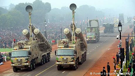 چین سے کشیدگی کے سبب بھارت کے دفاعی بجٹ میں زبردست اضافہ