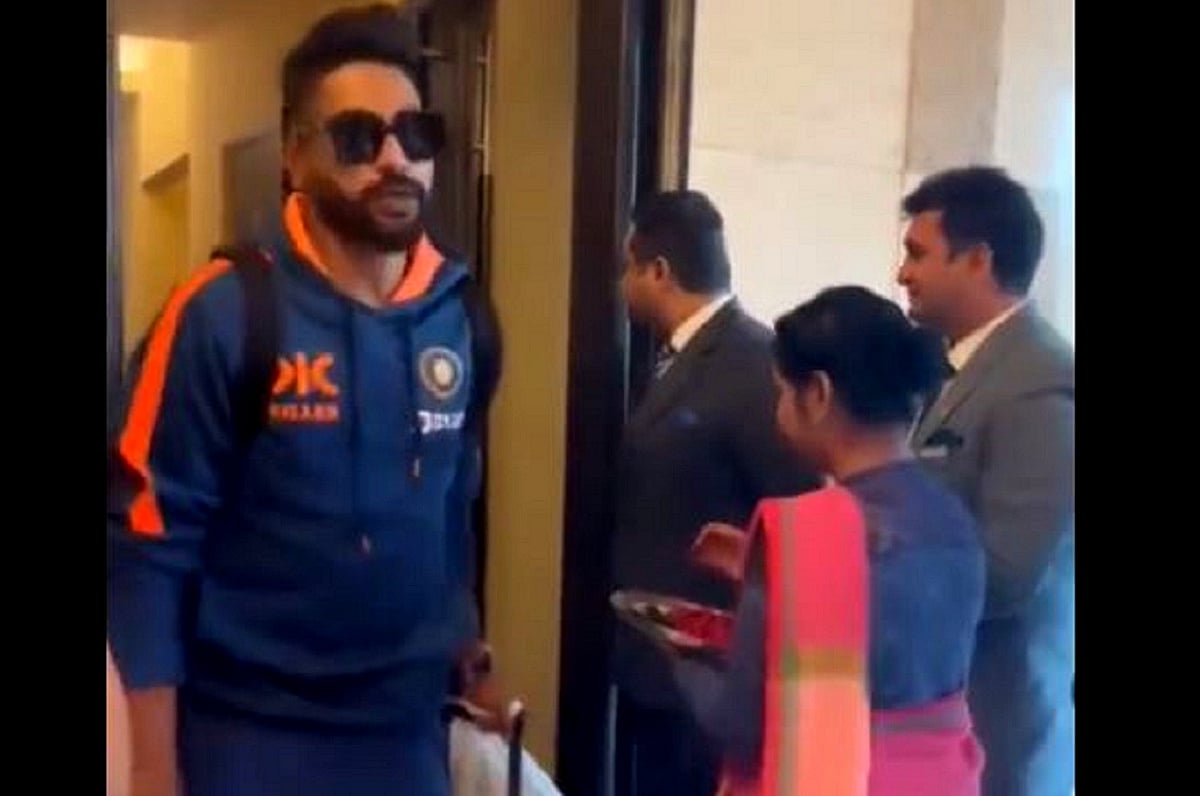 آسٹریلیا کے خلاف ٹیسٹ سیریز سے قبل ہندوستانی ٹیم کا ناگپور کے ہوٹل میں استقبال، سراج-عمران نے ’تلک‘ لگانے سے کیا انکار
