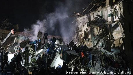 یوکرین میں رہائشی عمارت پر میزائل گرنے سے متعدد افراد ہلاک