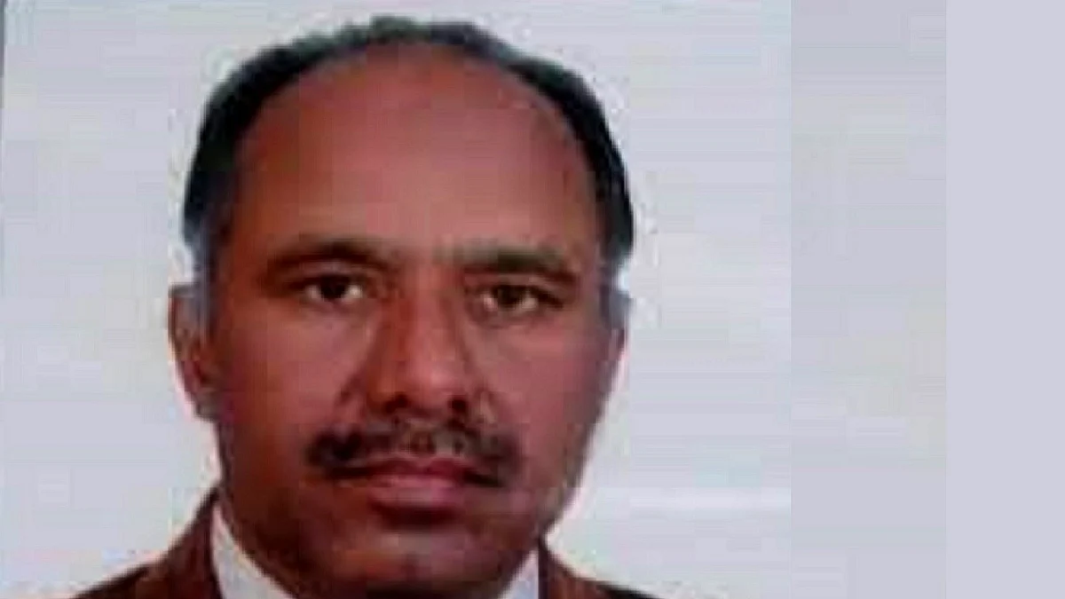 <div class="paragraphs"><p>پروفیسر ابن کنول</p></div>