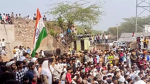 میوات کے نوجوانوں کو نذرِ آتش کرنے کا معاملہ، متاثرہ اہل خانہ کا احتجاج، قاتلوں کی گرفتاری کا مطالبہ