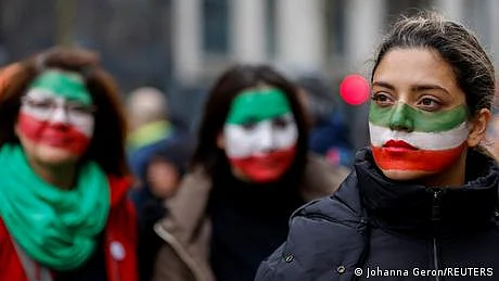 سول نافرمانی: تہران میں رقص کرتی لڑکیوں کی ویڈیو وائرل