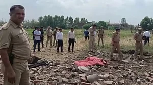 اتر پردیش: بلند شہر واقع کیمیکل فیکٹری میں کئی زوردار دھماکے، لاشوں کے چیتھڑے دور تک جا گرے