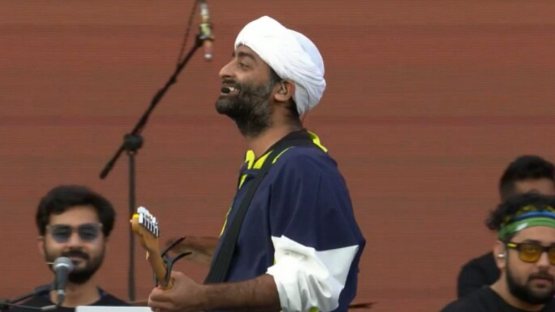 <div class="paragraphs"><p>اریجیت سنگھ</p></div>