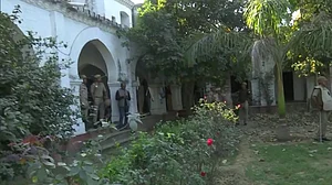 اہم خبریں LIVE: الٰہ آباد یونیورسٹی کے مسلم بورڈنگ ہاسٹل کو پولیس نے خالی کرانے کے بعد سیل کر دیا