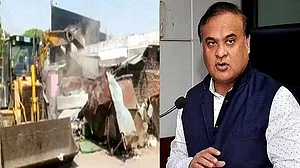 آسام میں بلڈوزر کا چلن، ہائی کورٹ میں سرزنش کے باوجود ریاستی حکومت کر رہی کارروائی
