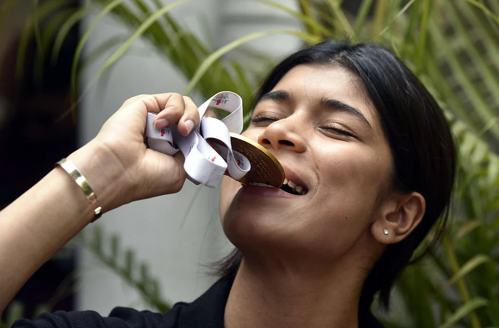 یہ تو نکہت کے ’زریں‘ کارنامے کا آغاز ہے، اُس کو جانا ہے بہت اونچا حدِ پرواز سے