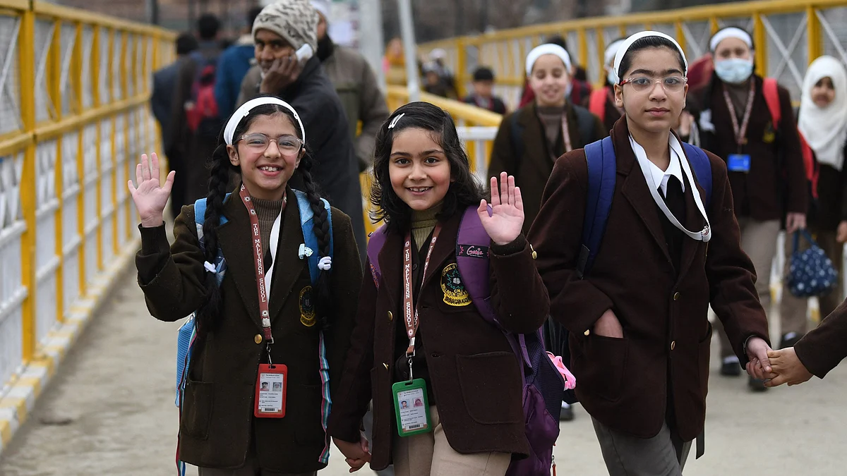 <div class="paragraphs"><p>بچوں کے چہروں پر اسکول جانے کی خوشی / یو این آئی</p></div>