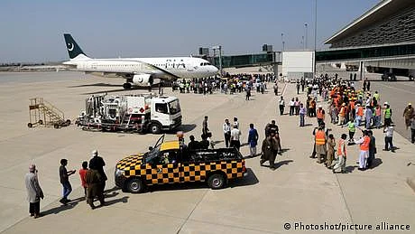 پاکستان: ہوائی اڈوں کی آوٹ سورسنگ، عوام کا فائدہ یا نقصان؟