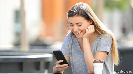 امریکہ: سوشل میڈیا اکاؤنٹ کھولنے کے لیے والدین کی رضامندی درکار ہو گی