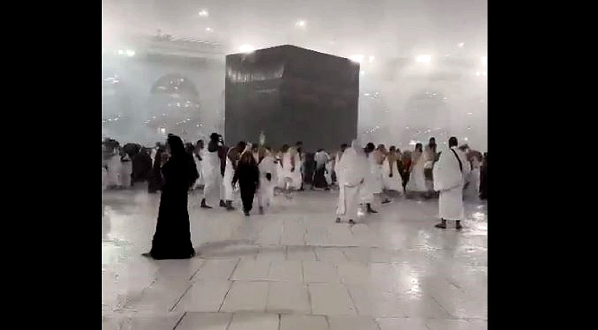 پیر کو قبل از فجر خانہ کعبہ میں خیر و برکت بھری بارش، زائرین و معتمرین نے گزارے خوصبورت لمحات، دیکھیں ویڈیو