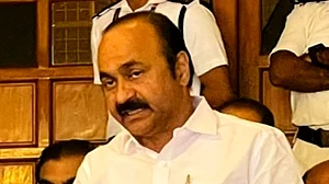 کانگریس نے دہلی کے لیفٹیننٹ گورنر پر لگایا انتخابی ضابطۂ اخلاق کی خلاف ورزی کا الزام، الیکشن کمیشن سے کی شکایت