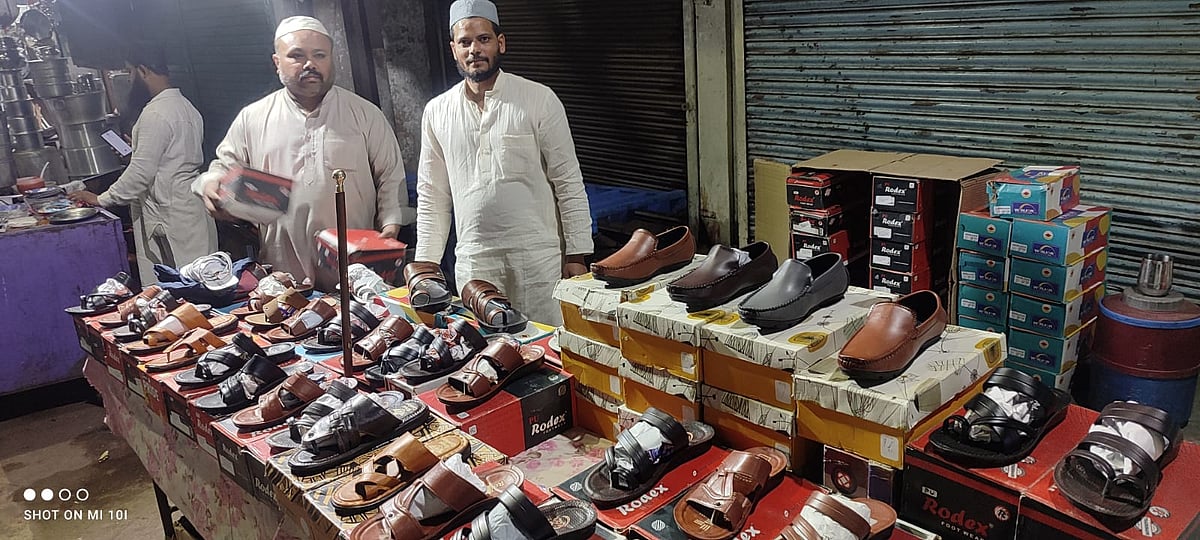 عید کی تیاریوں میں مگن ہیں مسلمان، لیکن بے روزگاری و مہنگائی کی وجہ سے ہاتھ کھینچے ہوئے ہیں