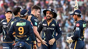 کے کے آر کو ہرا کر ٹاپ پر پہنچی گجرات ٹائٹنز، وجے شنکر بنے جیت کے ہیرو، گرباز کی نصف سنچری رائیگاں چلی گئی